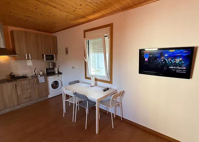 Super Affordable Air Conditioned In Sobrado With Netflix *